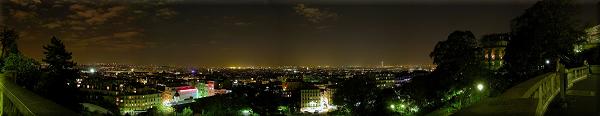 Vue nocturne sur Paris depuis Montmartre