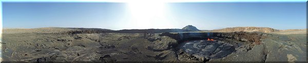 Au bord du lac de lave.