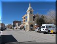 Bolivie - Uyuni - 13/05/2015 - 14:44 - L'avenue Potosí et l'horloge publique.