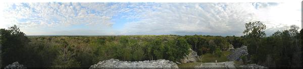 Vue du haut d'une des pyramide.