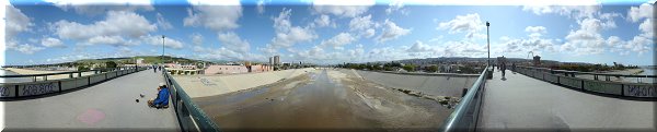 Passerelle sur le rio Tijuana.