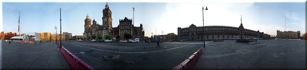 Le Zocalo, place centrale de Mexico.