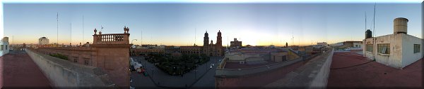 Vue sur la Plaza de Armas depuis le toit de l'hôtel de Gante.