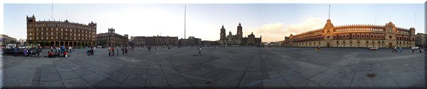 Le Zocalo, place centrale de Mexico.