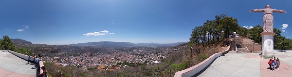 Vue sur la ville depuis le Christ Roi monumental