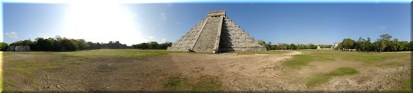 La grande pyramide de Chichen Itza.