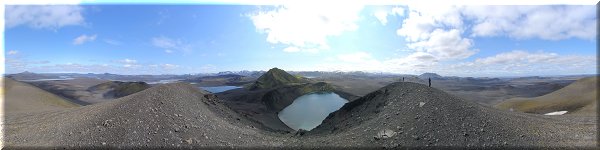 Vue du point culminant de la lèvre du cratère Hnausapollur (ou Bláhylur). Vallée de la rivière Tungnaá.