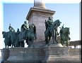 Hongrie - 08/11/2003 - 08:34 - Hősök tere (Place des Héros) et le monument du Millénaire.