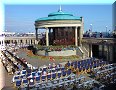 Eastbourne - Eastbourne - Visiting the town - 18/09/2005 - 15:17 - Concert at the Bandstand.